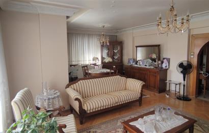 KADIKÖY KOZYATAĞINDA 3+1 BALKONLU 125 M2 SATILIK DAİRE