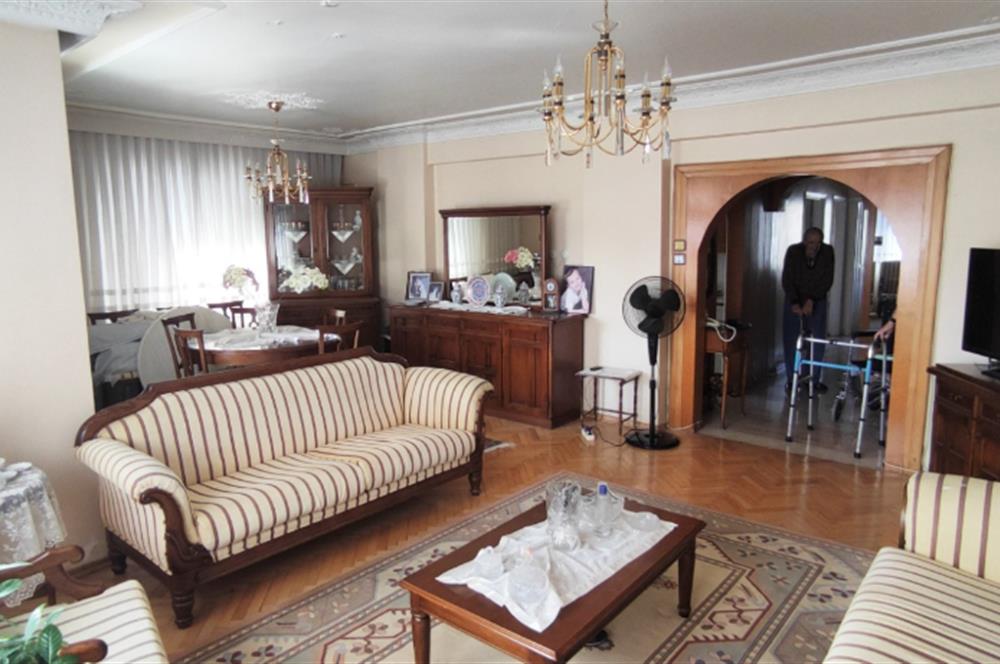 KADIKÖY KOZYATAĞINDA 3+1 BALKONLU 125 M2 SATILIK DAİRE