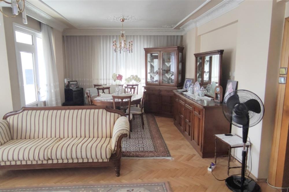 KADIKÖY KOZYATAĞINDA 3+1 BALKONLU 125 M2 SATILIK DAİRE