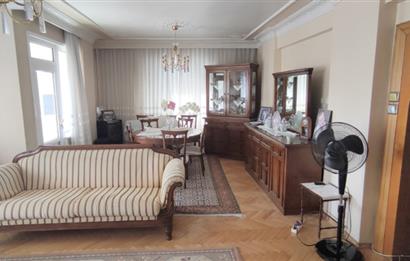 KADIKÖY KOZYATAĞINDA 3+1 BALKONLU 125 M2 SATILIK DAİRE
