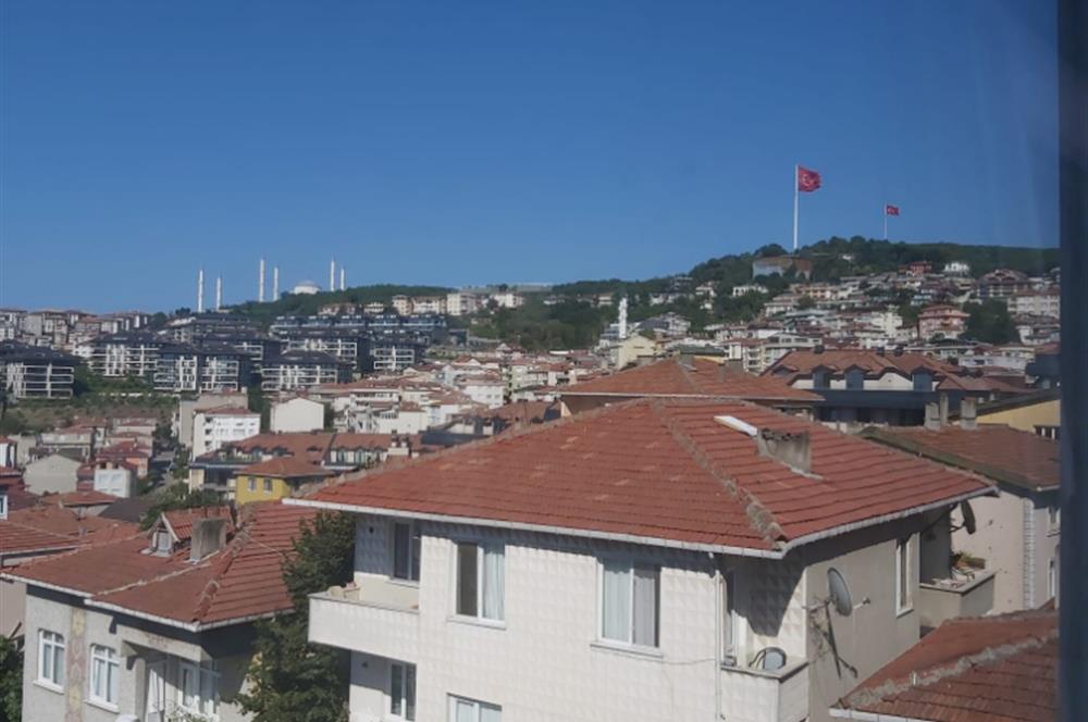 Çamlıca Tepesi Manzaralı 3 Balkonlu 3+1 Ara Kat Köşe Daire