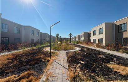 Villakent'te Site İçerisinde Bahçeli 2+1 Satılık Dubleks Villa
