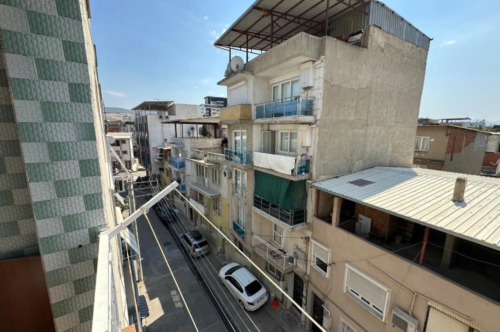 Bornova Yeşilova Mh.de Merkezi Konumda 3+1 Satılık Daire