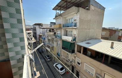 Bornova Yeşilova Mh.de Merkezi Konumda 3+1 Satılık Daire