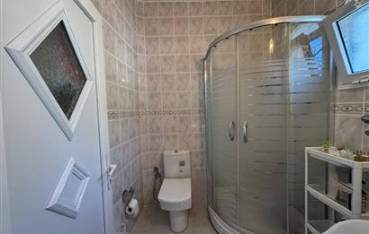 Çeşme Deniz Obası Sitesi'nde Satılık 2+1 Bahçeli Dubleks Villa