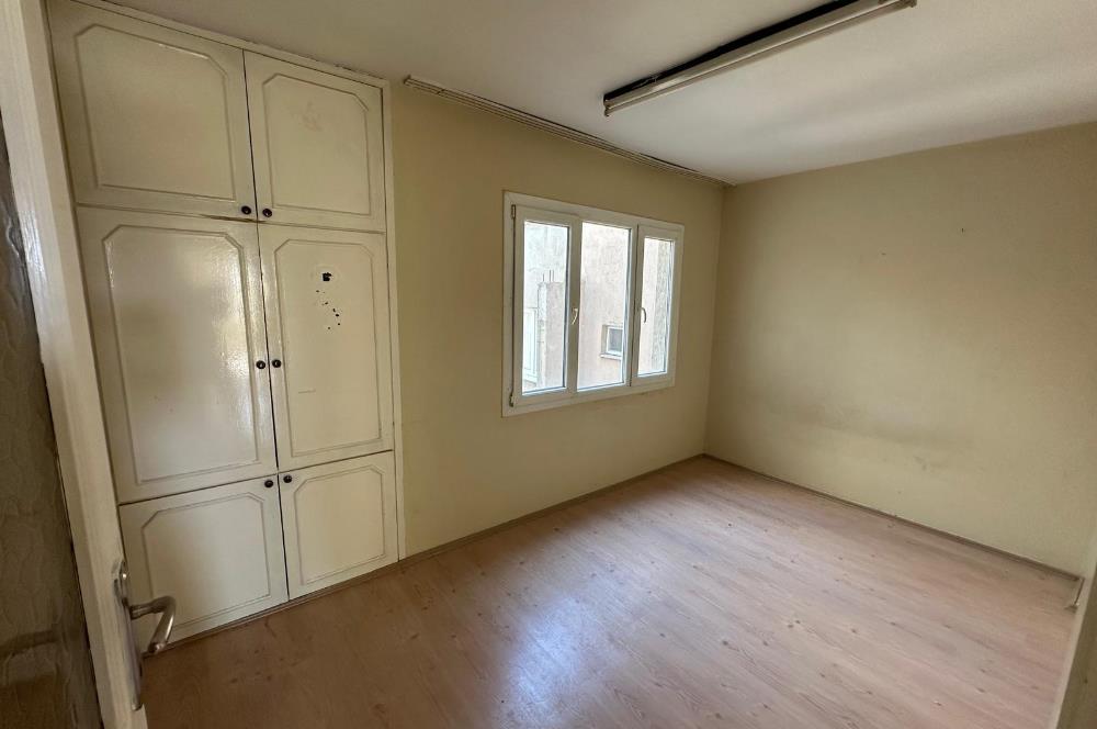 Bornova Yeşilova Mh.de Merkezi Konumda 3+1 Satılık Daire