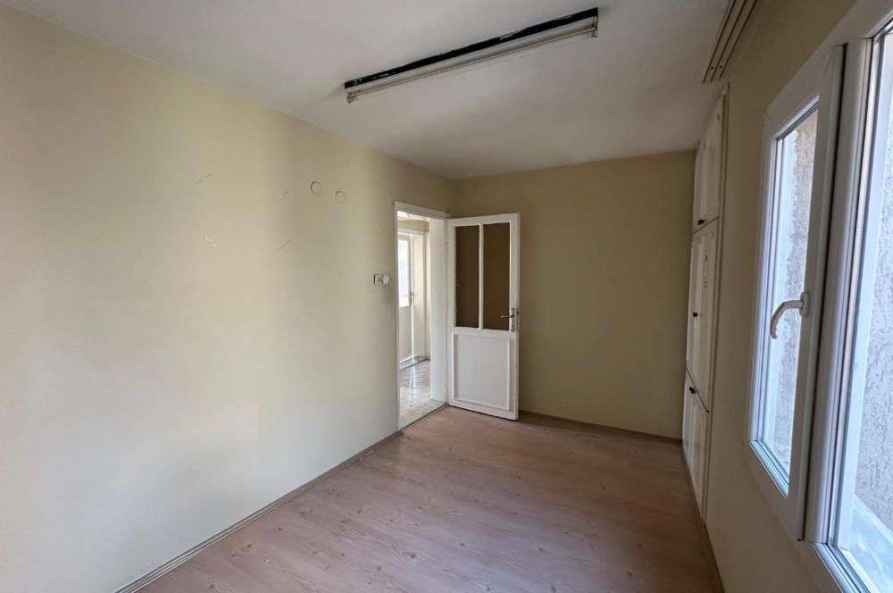 Bornova Yeşilova Mh.de Merkezi Konumda 3+1 Satılık Daire