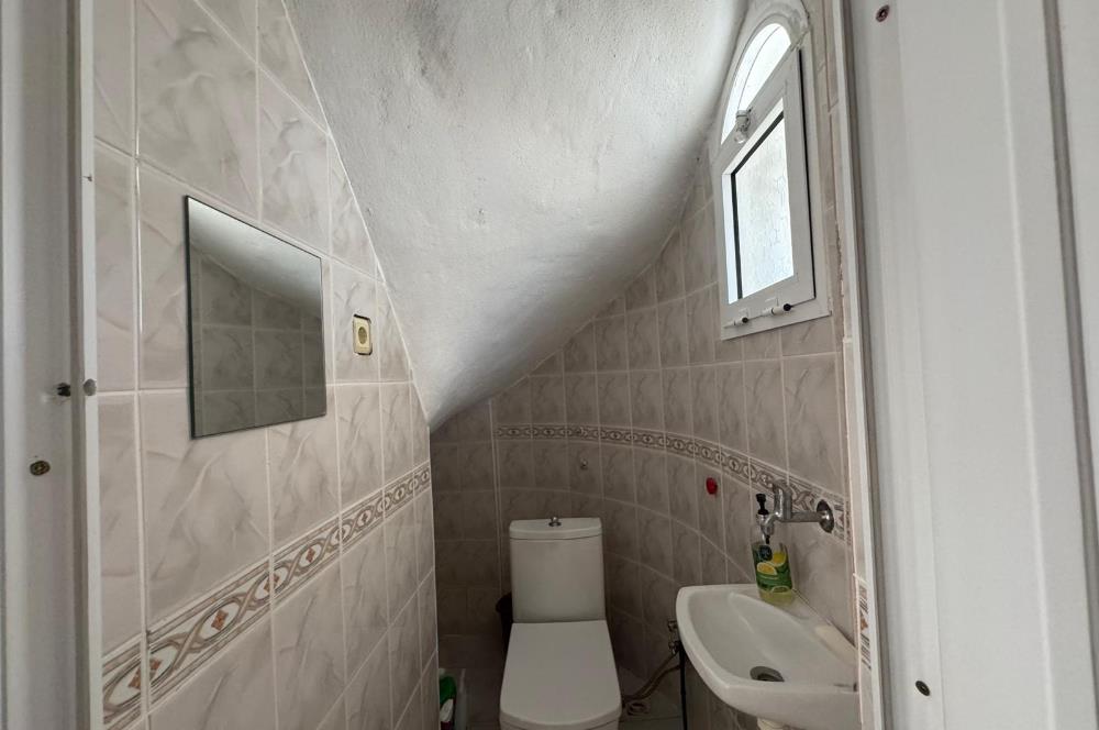 Çeşme Deniz Obası Sitesi'nde Satılık 2+1 Bahçeli Dubleks Villa
