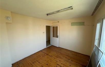 Bornova Yeşilova Mh.de Merkezi Konumda 3+1 Satılık Daire