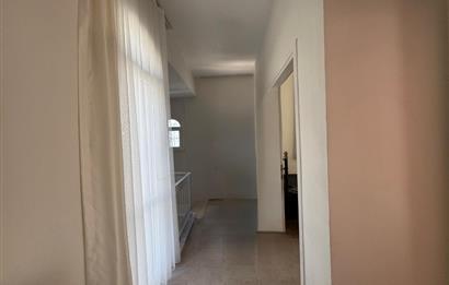 Çeşme Deniz Obası Sitesi'nde Satılık 2+1 Bahçeli Dubleks Villa