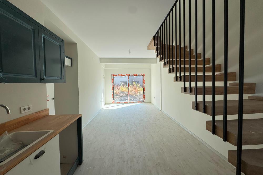 Villakent'te Site İçerisinde Bahçeli 2+1 Satılık Dubleks Villa