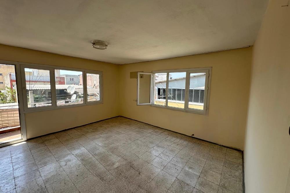 Bornova Yeşilova Mh.de Merkezi Konumda 3+1 Satılık Daire