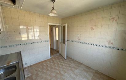 Bornova Yeşilova Mh.de Merkezi Konumda 3+1 Satılık Daire