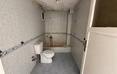 Bornova Yeşilova Mh.de Merkezi Konumda 3+1 Satılık Daire