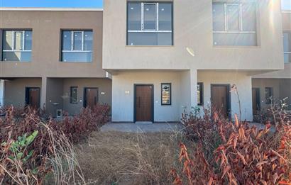 Villakent'te Site İçerisinde Bahçeli 2+1 Satılık Dubleks Villa