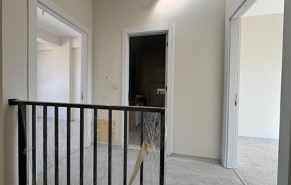 Villakent'te Site İçerisinde Bahçeli 2+1 Satılık Dubleks Villa
