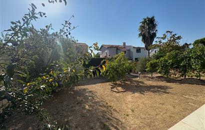 Çeşme Deniz Obası Sitesi'nde Satılık 2+1 Bahçeli Dubleks Villa