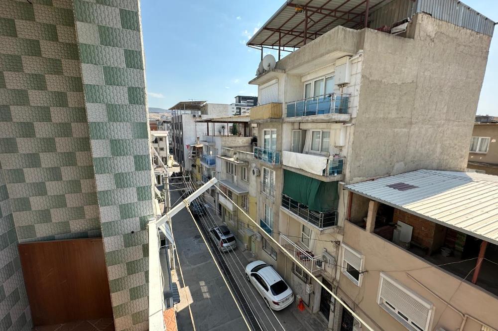 Bornova Yeşilova Mh.de Merkezi Konumda 3+1 Satılık Daire