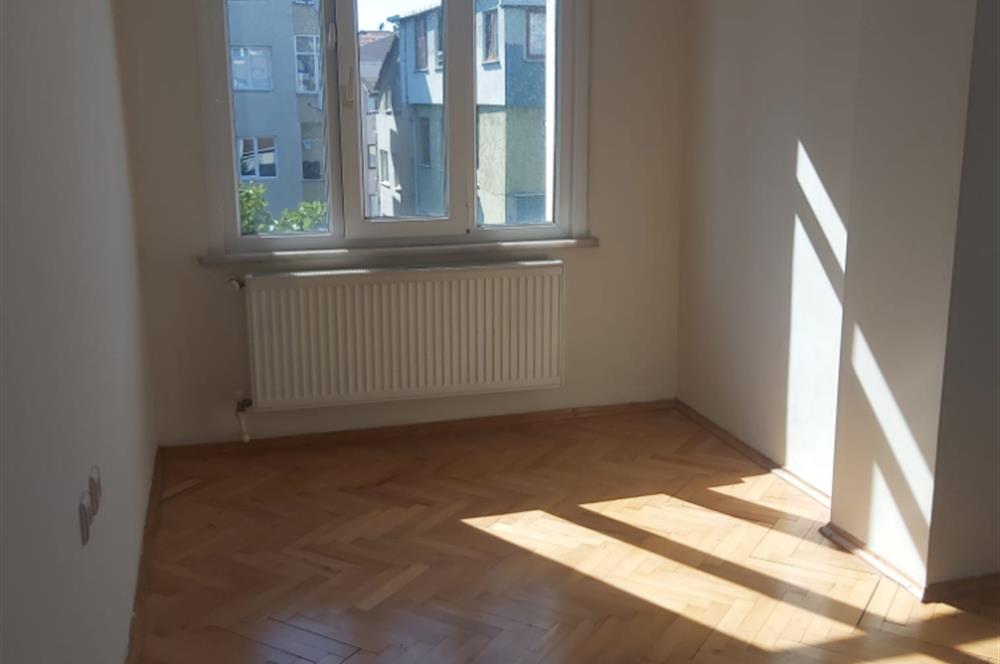 Çamlıca Tepesi Manzaralı 3 Balkonlu 3+1 Ara Kat Köşe Daire