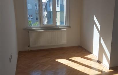 Çamlıca Tepesi Manzaralı 3 Balkonlu 3+1 Ara Kat Köşe Daire