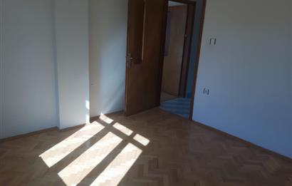 Çamlıca Tepesi Manzaralı 3 Balkonlu 3+1 Ara Kat Köşe Daire