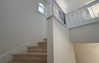 Çeşme Deniz Obası Sitesi'nde Satılık 2+1 Bahçeli Dubleks Villa