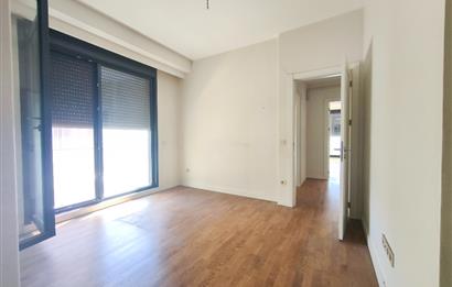 Kadıköy Caddebostan'da 2+1 Sahilde Satılık Daire