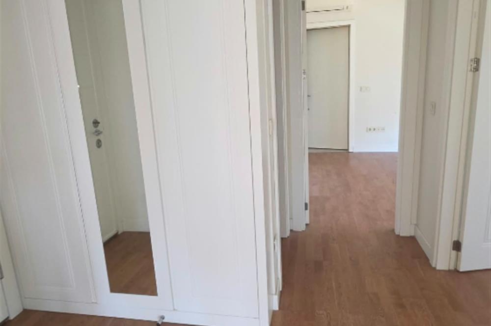 Kadıköy Caddebostan'da 2+1 Sahilde Satılık Daire