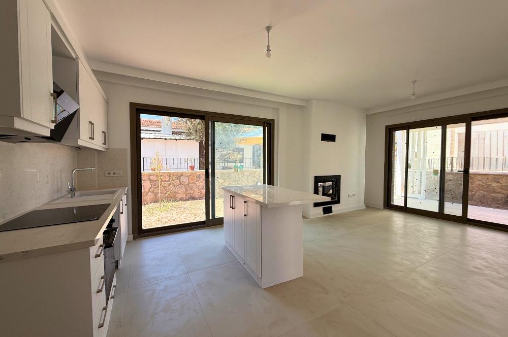 Gümüşlük Merkezde Kiralık Yeni Butik Site İçinde Müstakil 3+1 Dubleks ( Eşyasız )