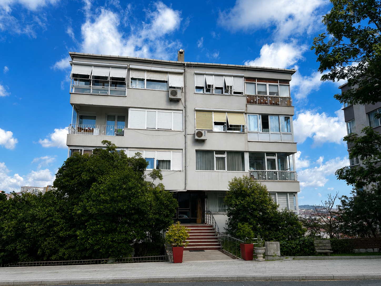 BEŞİKTAŞ ORTAKÖY NİSPETİYE'DE 2+1 BAHÇE KULLANIMLI SATILIK DAİRE
