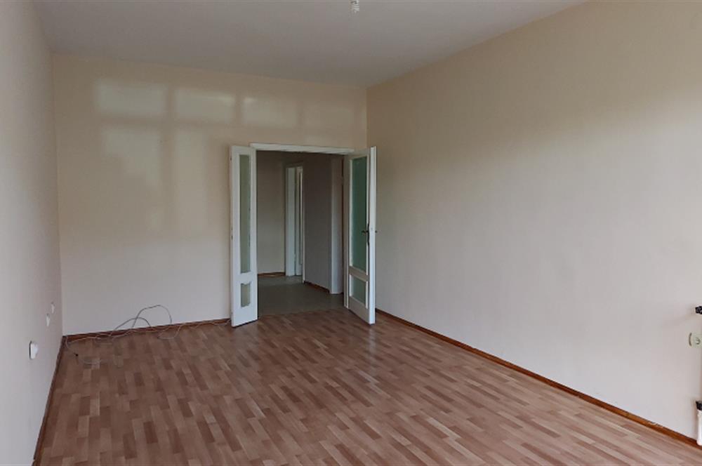 DİKİMEVİ METROSUNA 4 BİNA MESAFEDE 3+1 KOMBİLİ BAĞIMSIZ SALON