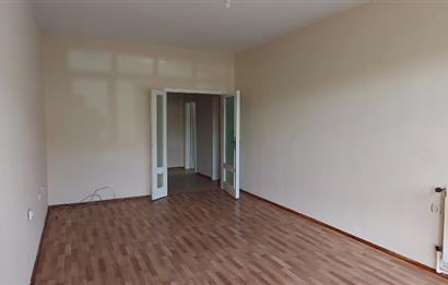 DİKİMEVİ METROSUNA 4 BİNA MESAFEDE 3+1 KOMBİLİ BAĞIMSIZ SALON