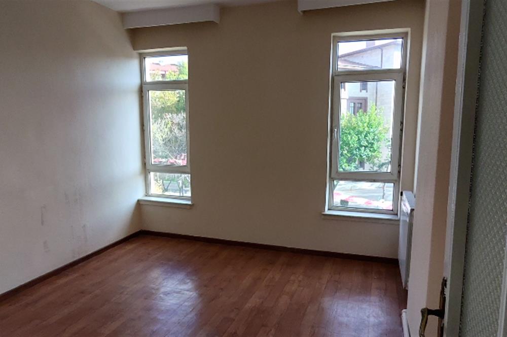 DİKİMEVİ METROSUNA 4 BİNA MESAFEDE 3+1 KOMBİLİ BAĞIMSIZ SALON