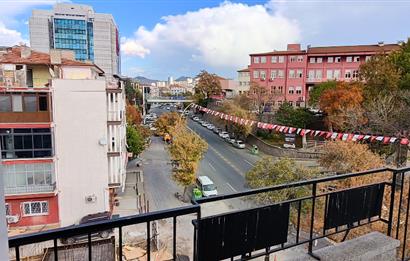 DİKİMEVİ METROSUNA 4 BİNA MESAFEDE 3+1 KOMBİLİ BAĞIMSIZ SALON