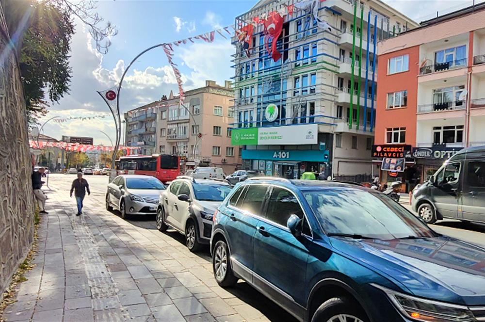 DİKİMEVİ METROSUNA 4 BİNA MESAFEDE 3+1 KOMBİLİ BAĞIMSIZ SALON