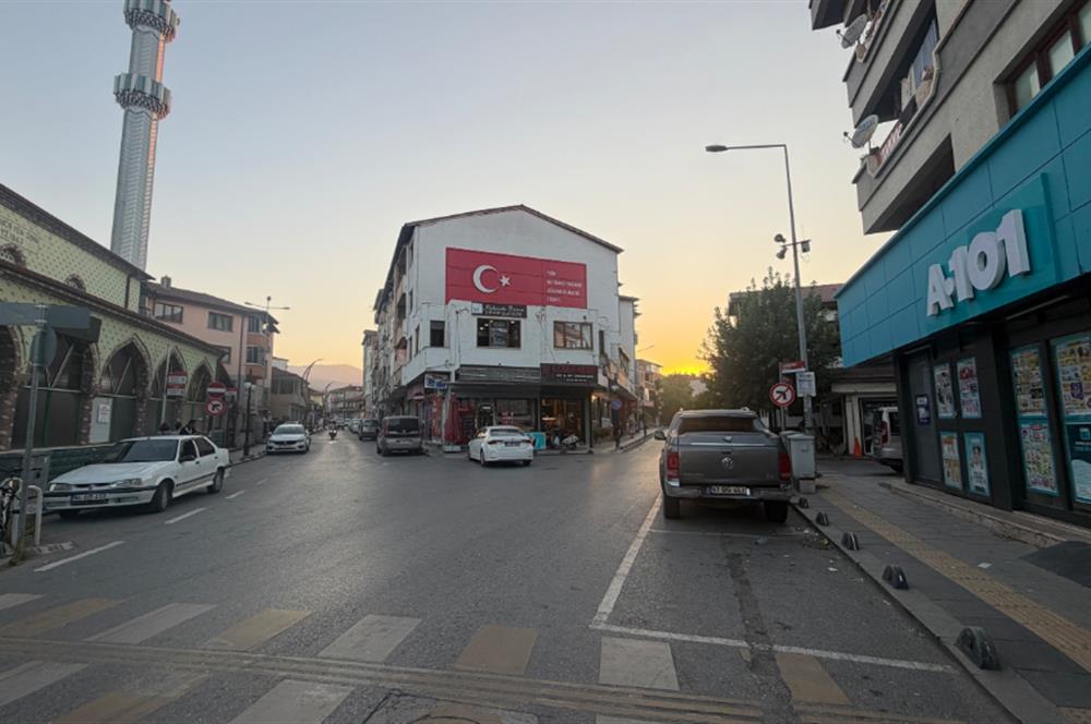 SAPANCA ÇARŞI MERKEZDE SATILIK  SIFIR İŞ YERİ