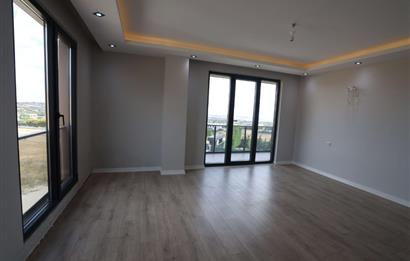 Silivri Ortaköyde Satılık Lüks Villa - Merkezi Isıtmalı