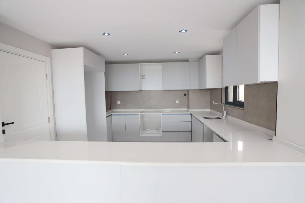 Silivri Ortaköyde Satılık Lüks Villa - Merkezi Isıtmalı