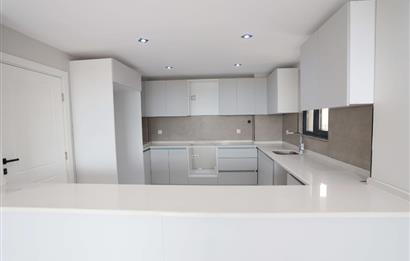 Silivri Ortaköyde Satılık Lüks Villa - Merkezi Isıtmalı