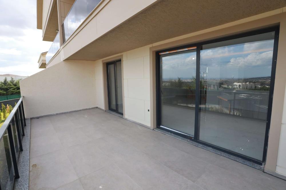 Silivri Ortaköyde Satılık Lüks Villa - Merkezi Isıtmalı