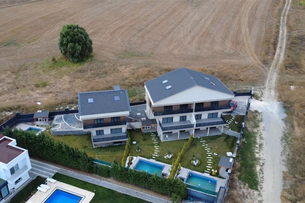 Silivri Ortaköyde Satılık Lüks Villa - Merkezi Isıtmalı
