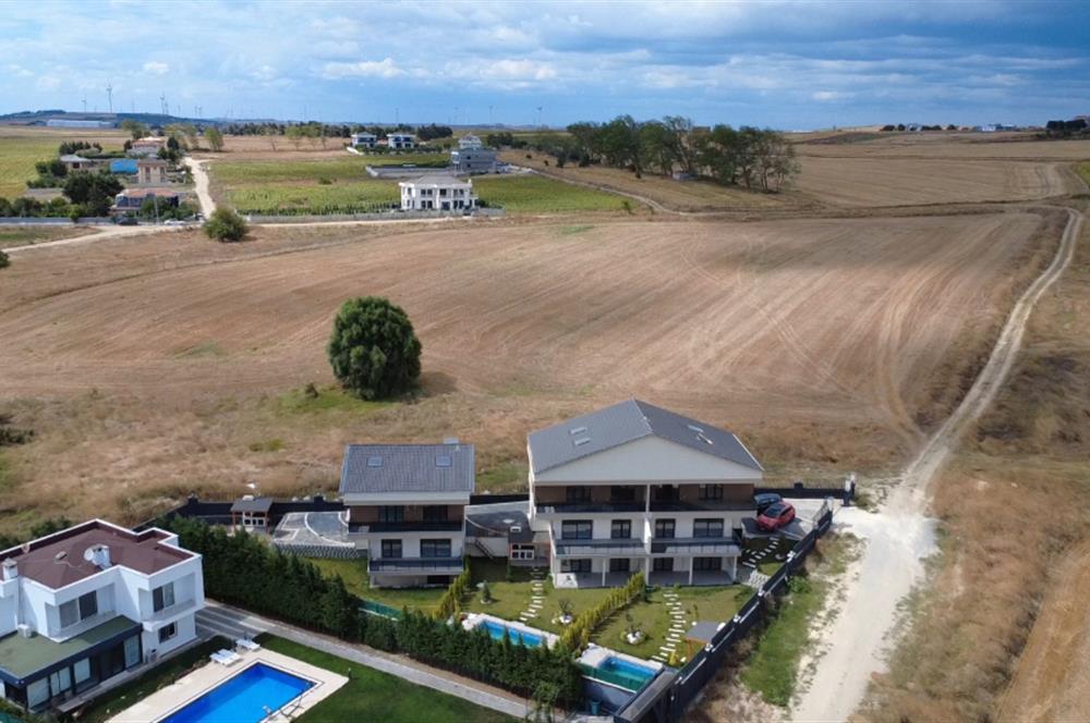 Silivri Ortaköyde Satılık Lüks Villa - Merkezi Isıtmalı