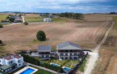 Silivri Ortaköyde Satılık Lüks Villa - Merkezi Isıtmalı