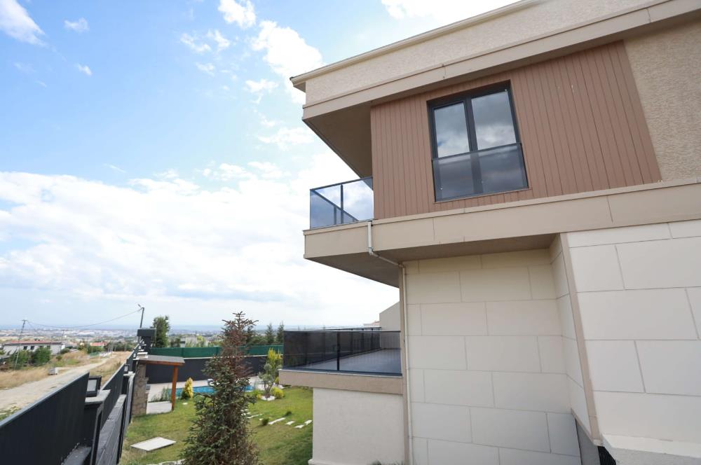 Silivri Ortaköyde Satılık Lüks Villa - Merkezi Isıtmalı
