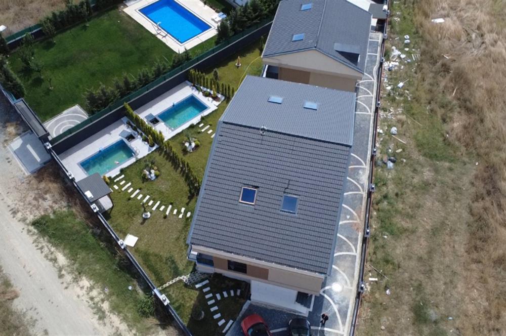 Silivri Ortaköyde Satılık Lüks Villa - Merkezi Isıtmalı