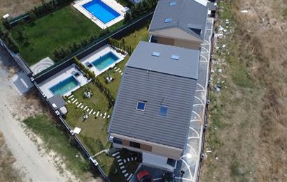 Silivri Ortaköyde Satılık Lüks Villa - Merkezi Isıtmalı
