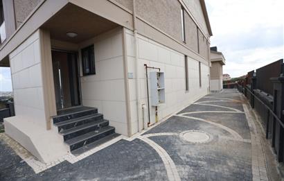 Silivri Ortaköyde Satılık Lüks Villa - Merkezi Isıtmalı