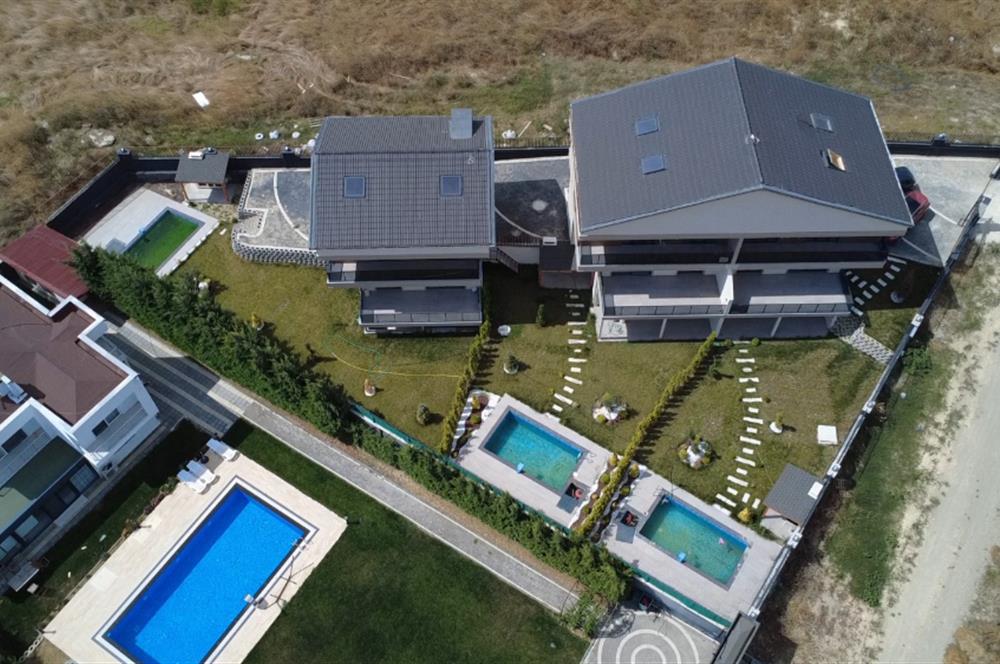 Silivri Ortaköyde Satılık Lüks Villa - Merkezi Isıtmalı