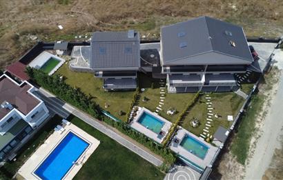Silivri Ortaköyde Satılık Lüks Villa - Merkezi Isıtmalı