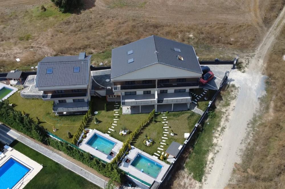 Silivri Ortaköyde Satılık Lüks Villa - Merkezi Isıtmalı